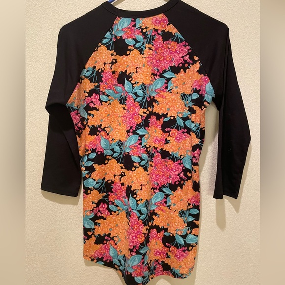 Lularoe   |  Randy Tee - Picture 4 of 4